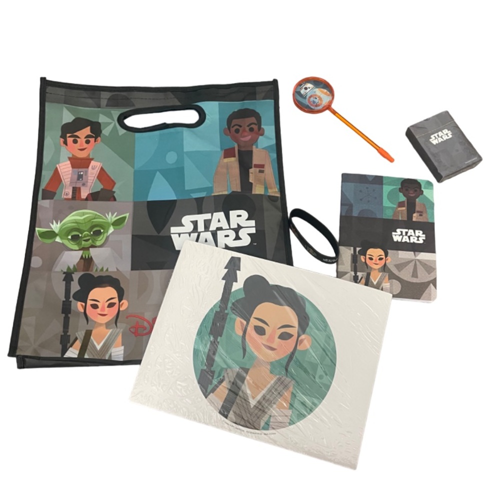 STARWARS SET includes bag, bracelet, pen, cards, writing pads